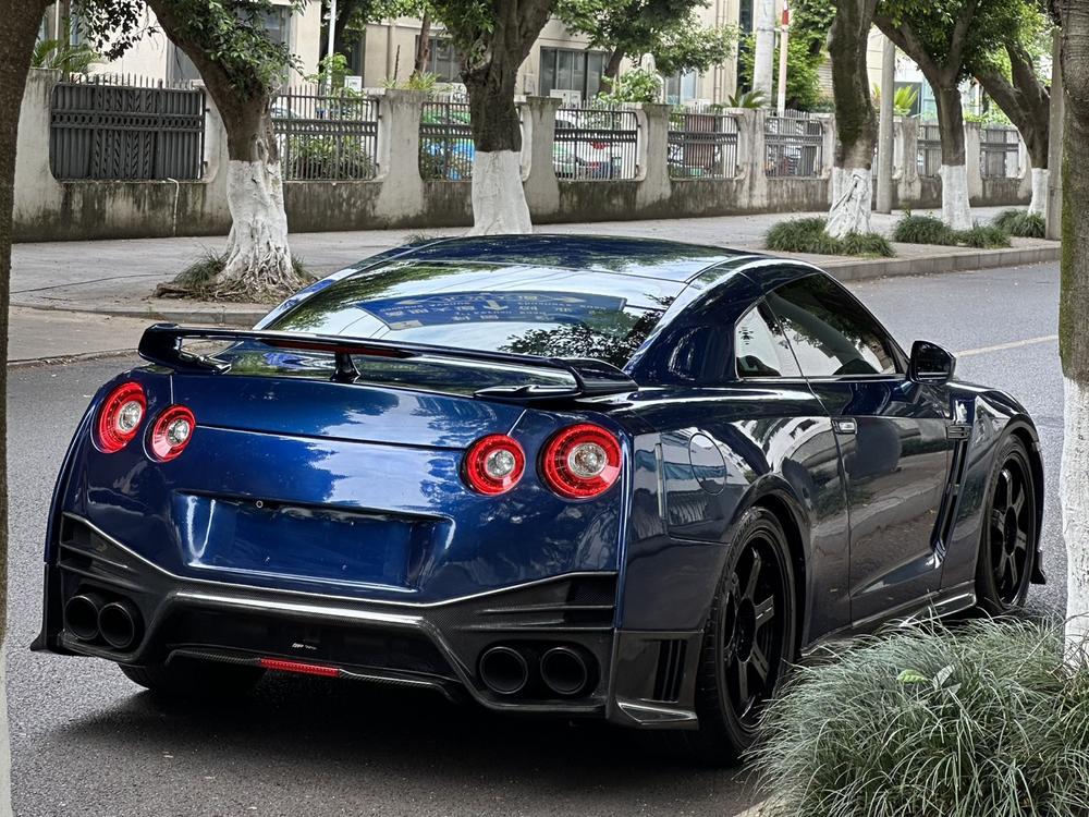 Nissan Nissan GT-R