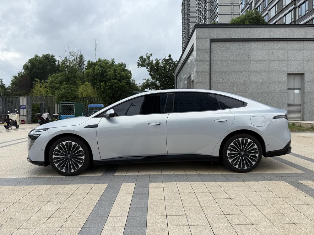Nissan Nissan N7