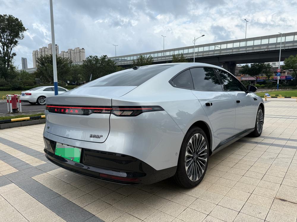 Nissan Nissan N7