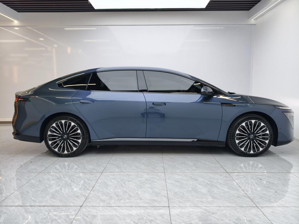 Nissan Nissan N7