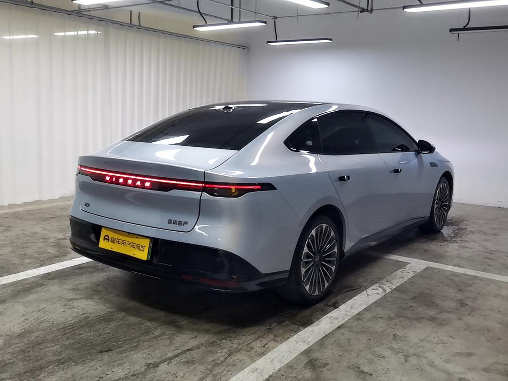 Nissan Nissan N7