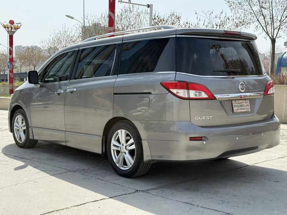 Nissan Quest