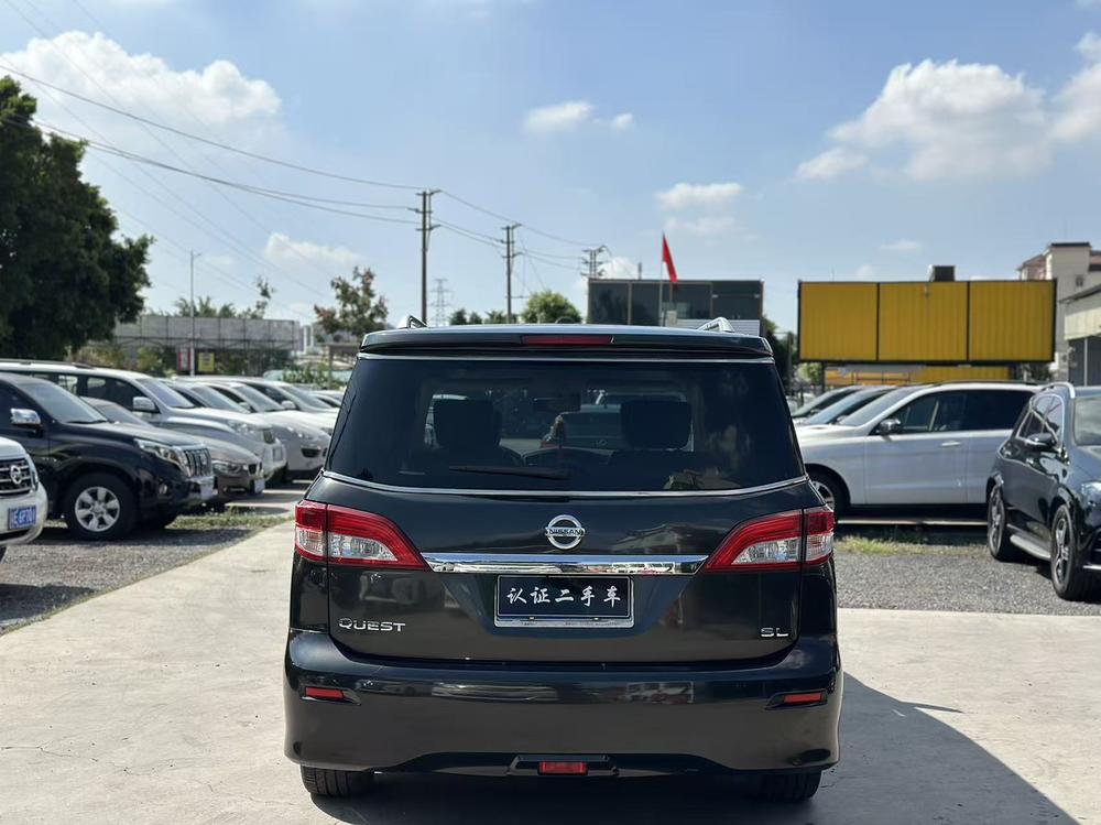 Nissan Quest