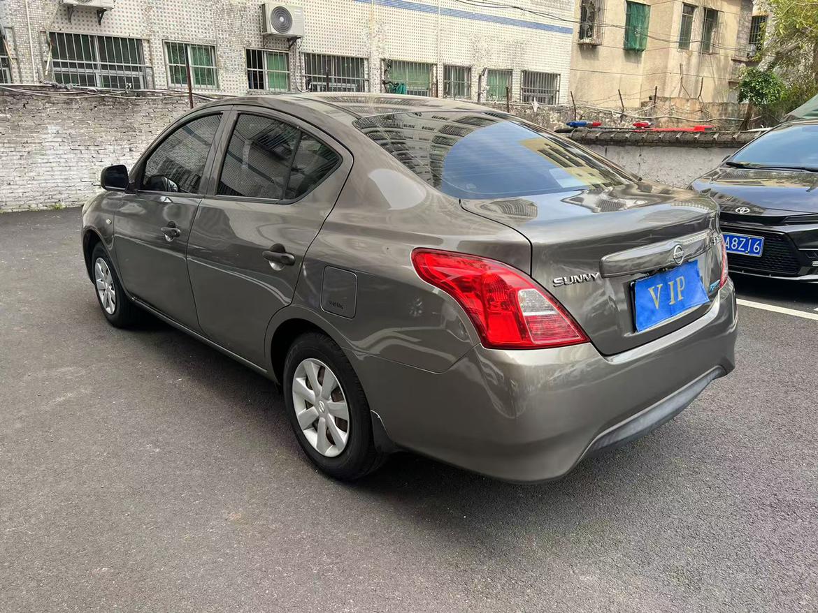 Nissan Sunny