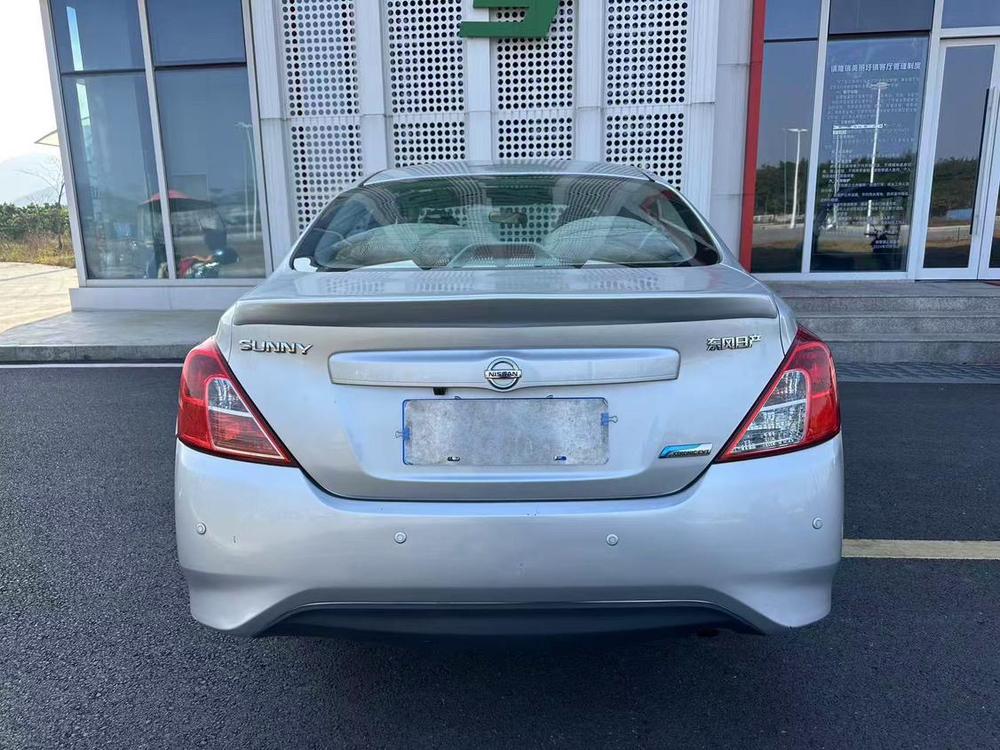 Nissan Sunny