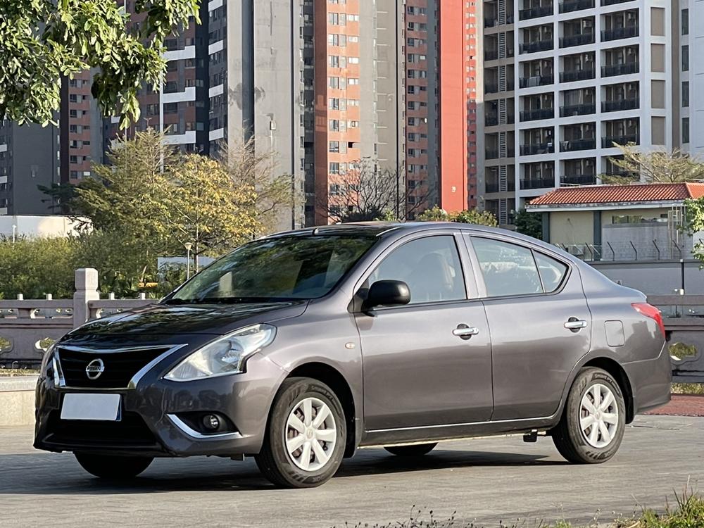 Nissan Sunny