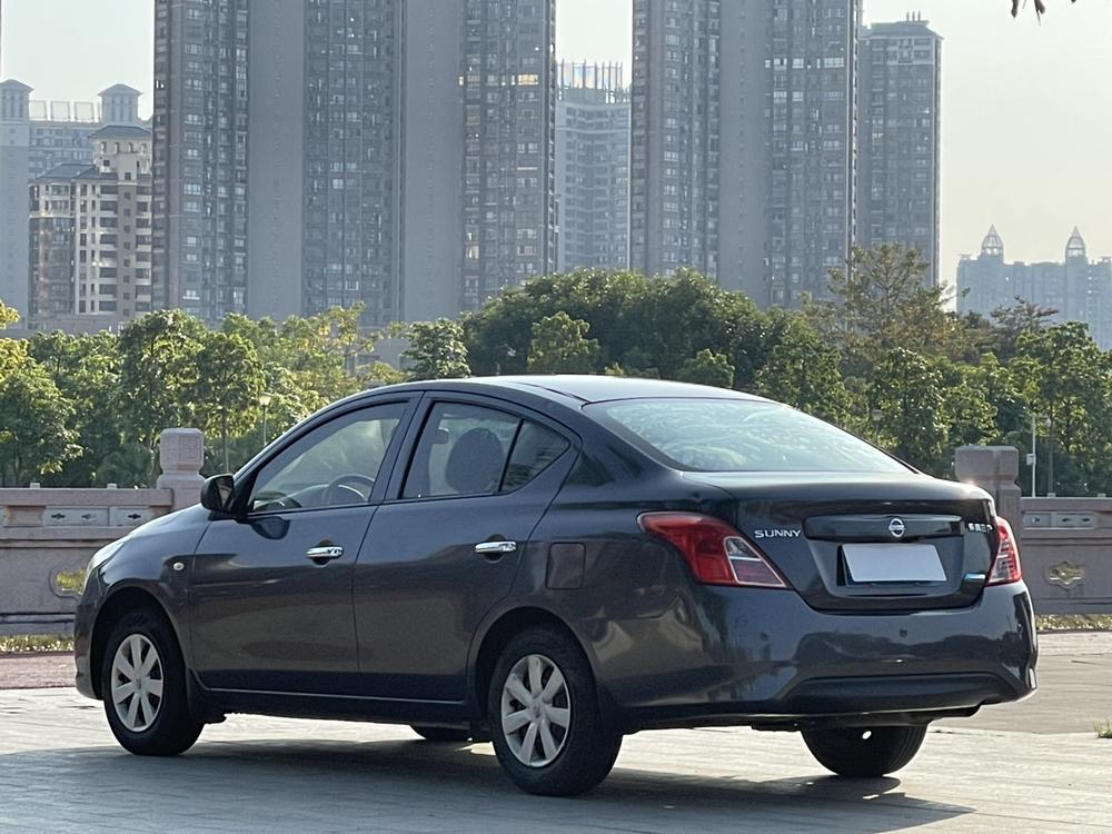 Nissan Sunny