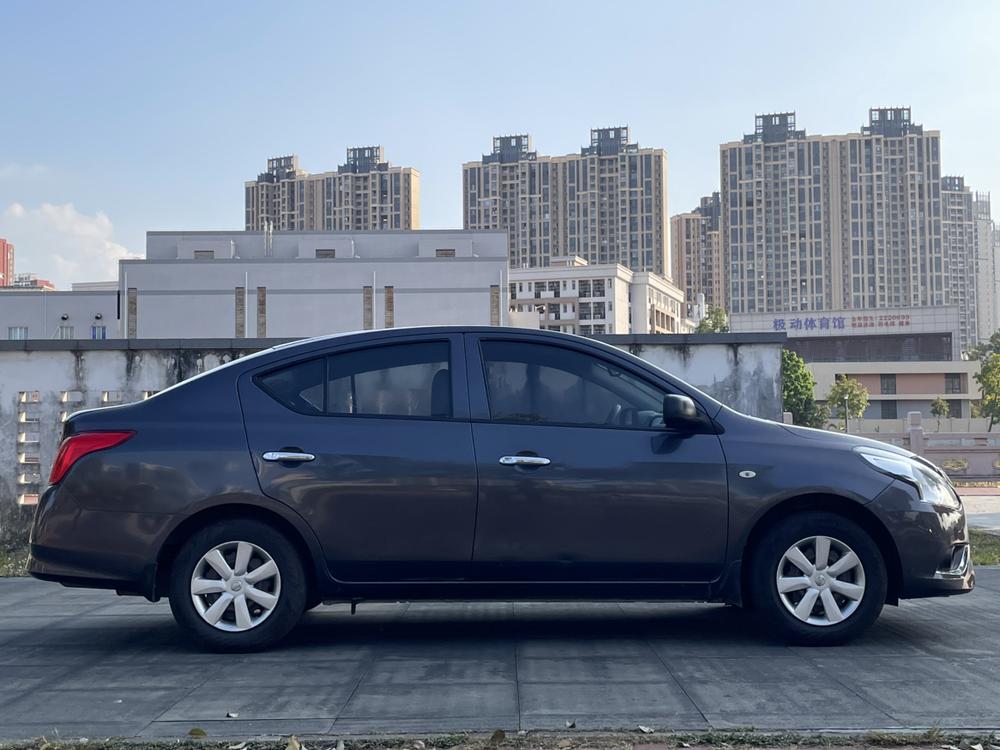 Nissan Sunny