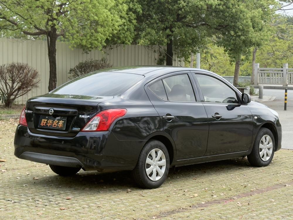 Nissan Sunny