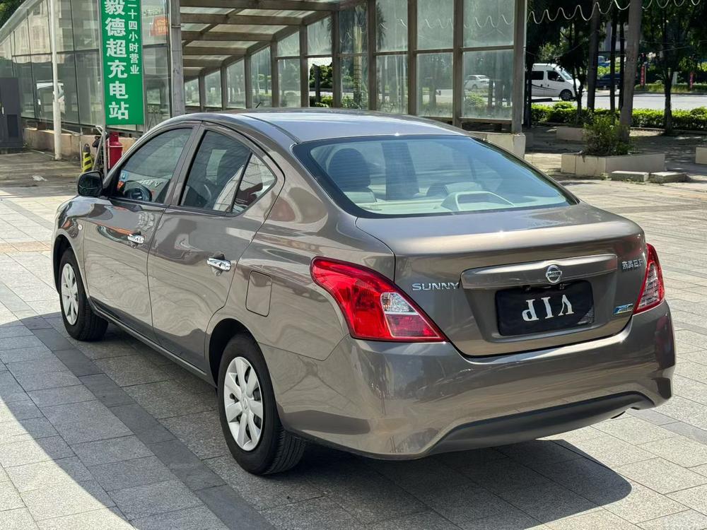 Nissan Sunny