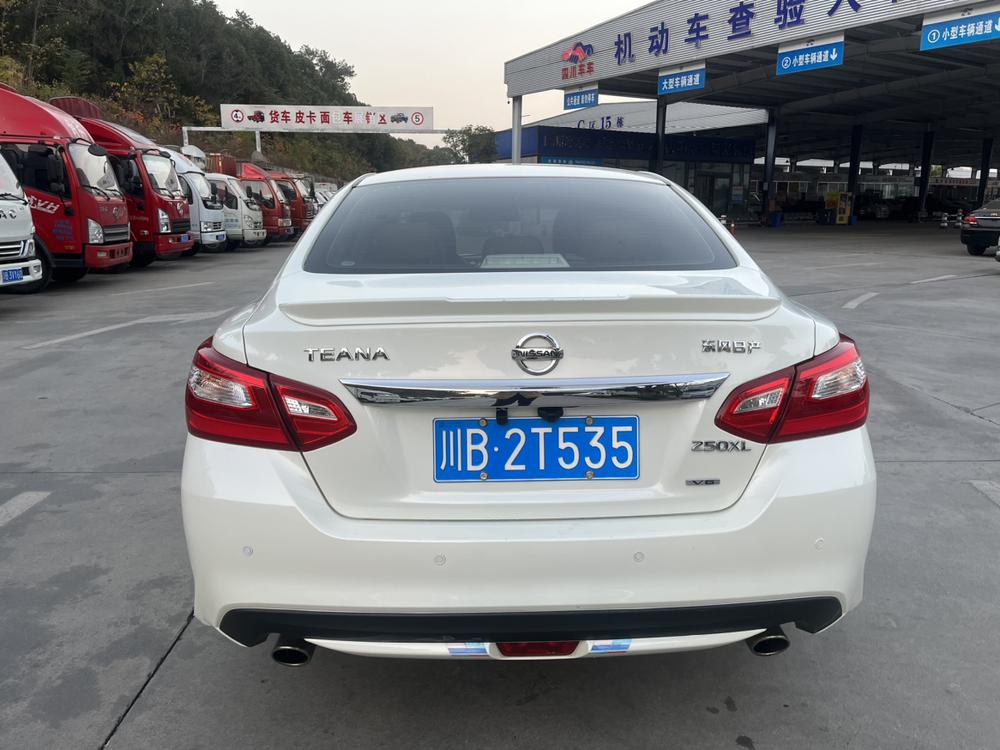 Nissan Teana