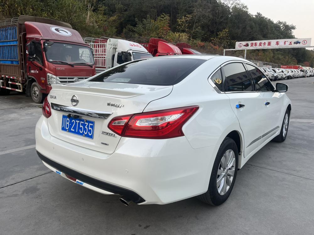 Nissan Teana