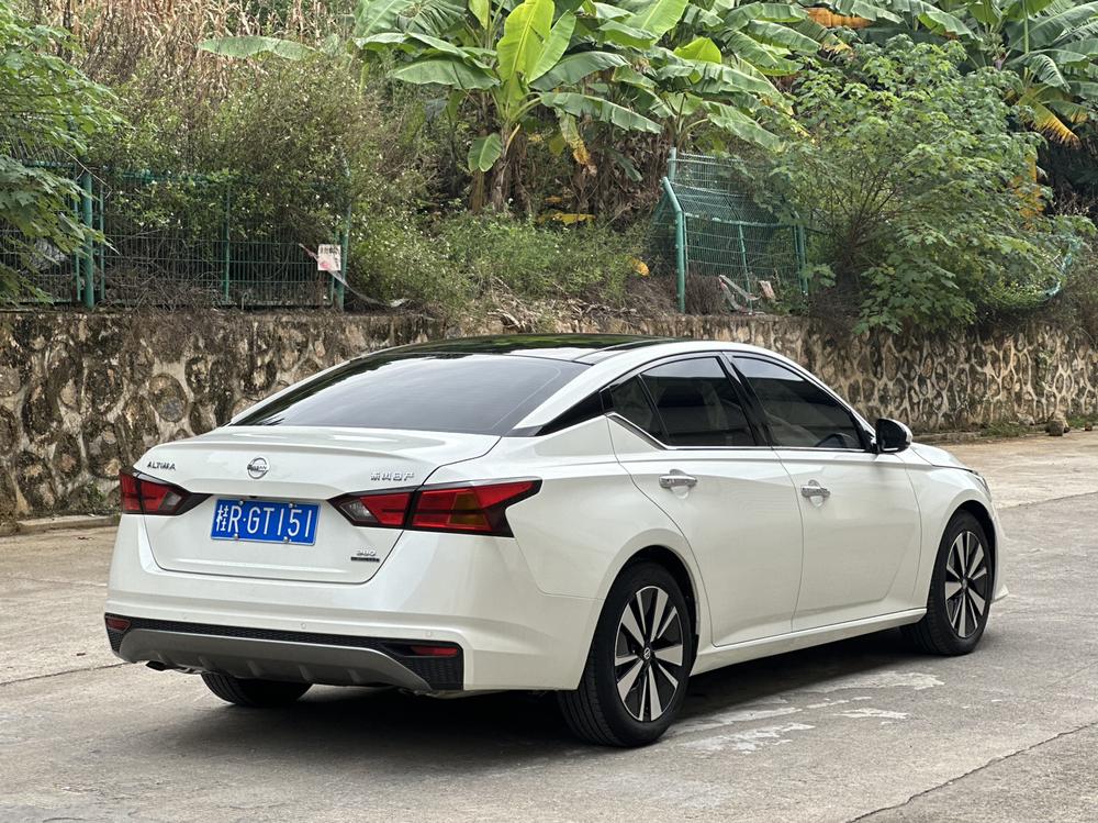 Nissan Teana