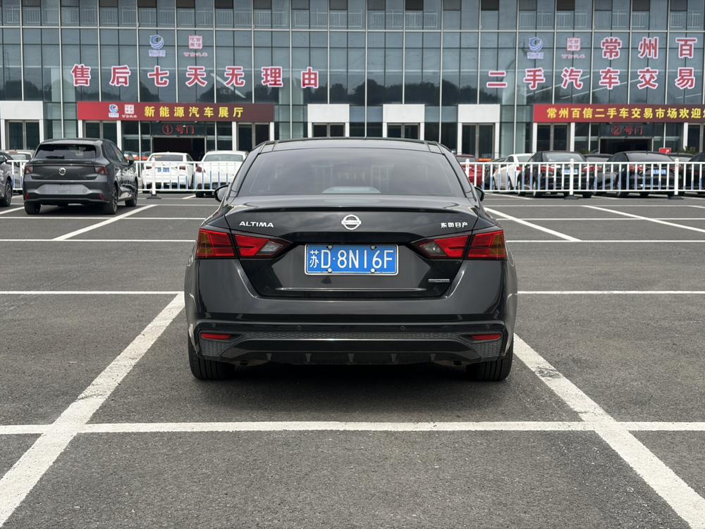 Nissan Teana