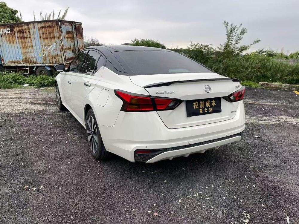 Nissan Teana