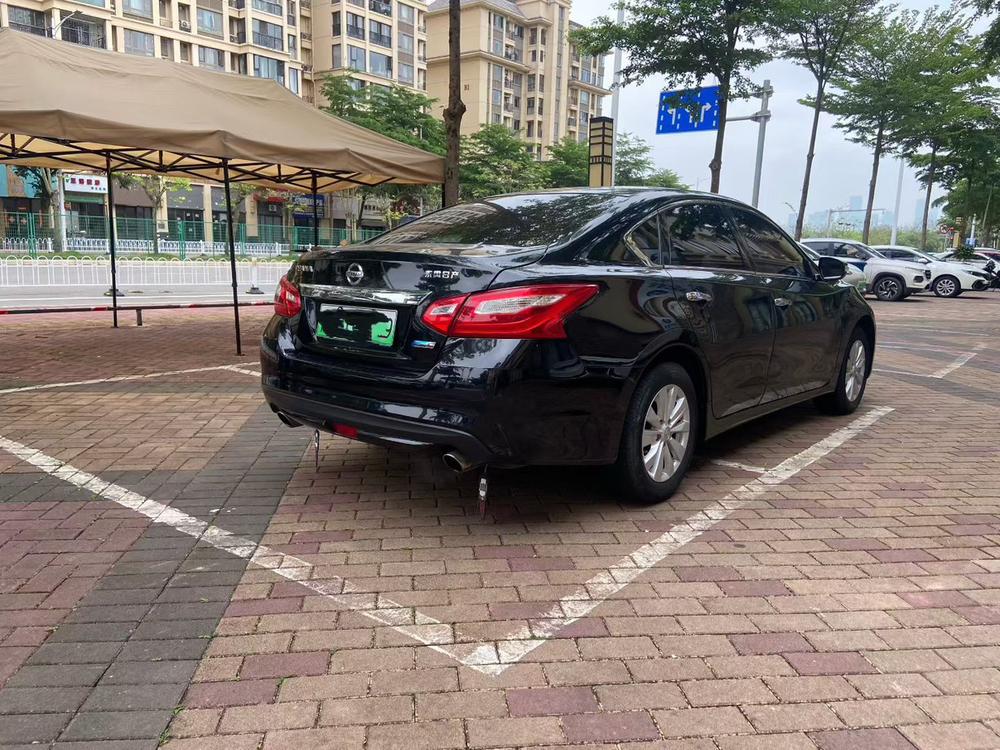 Nissan Teana