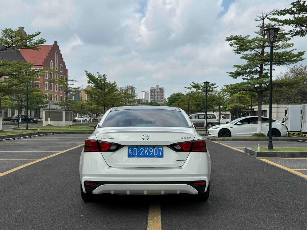 Nissan Teana