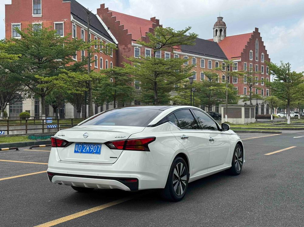 Nissan Teana