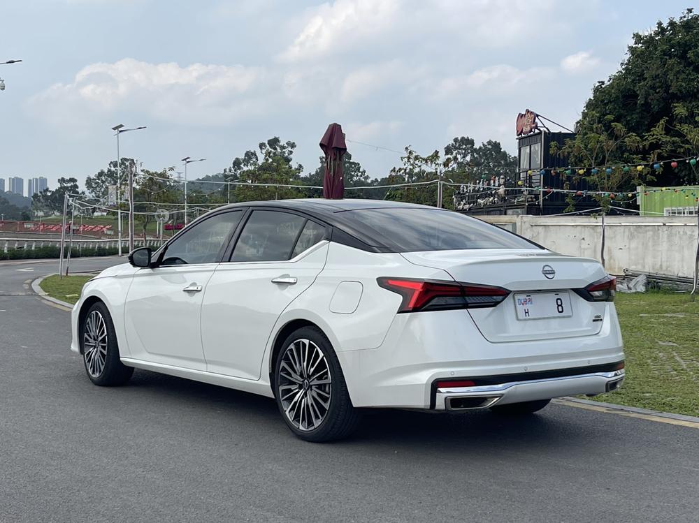 Nissan Teana