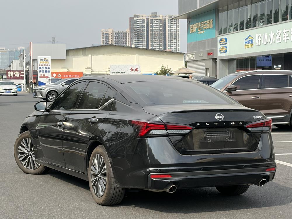 Nissan Teana