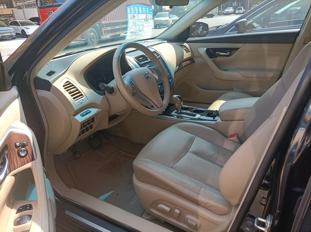 Nissan Teana