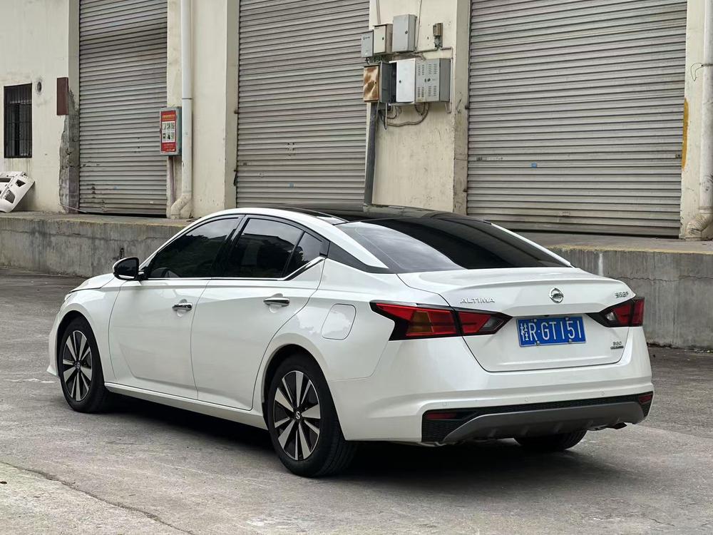 Nissan Teana