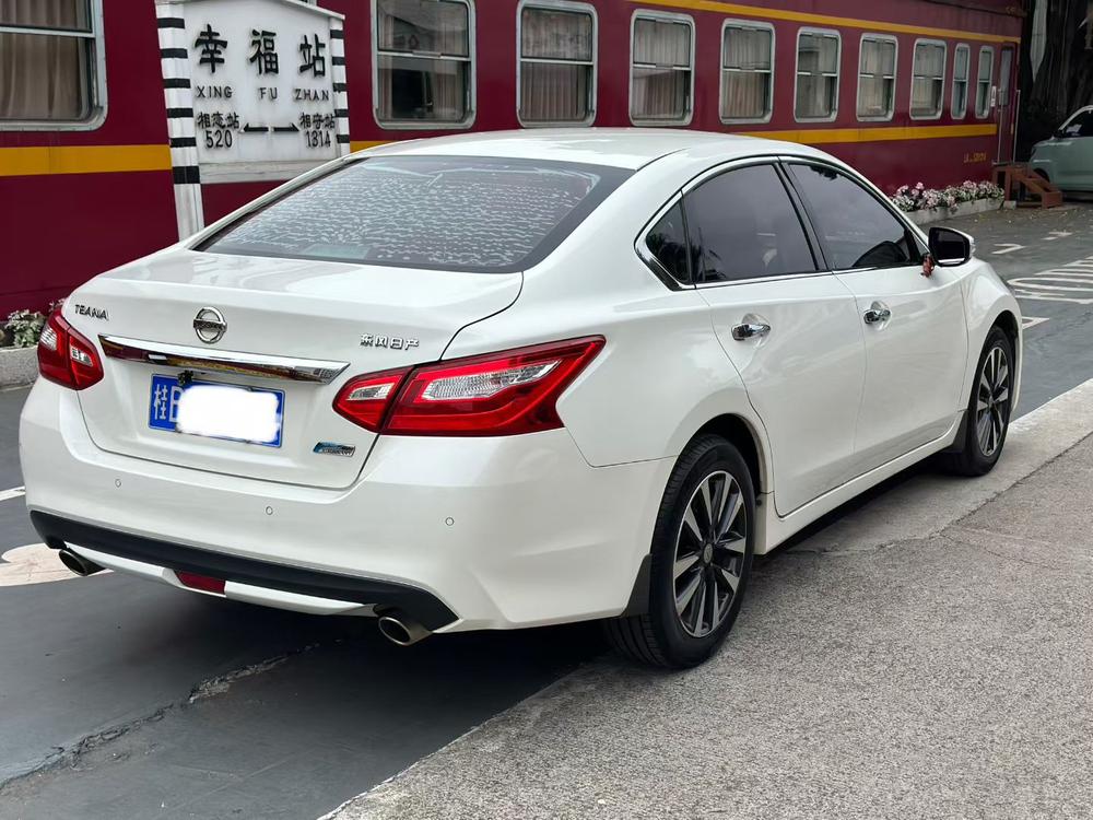 Nissan Teana