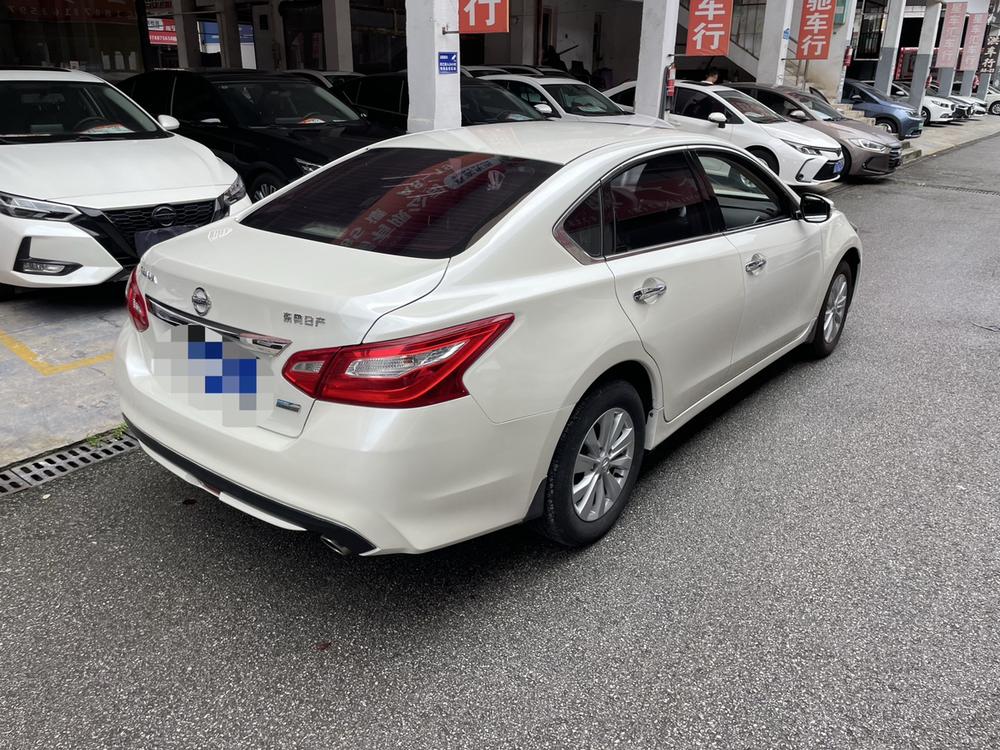 Nissan Teana