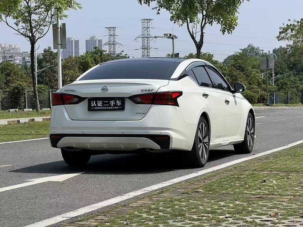 Nissan Teana