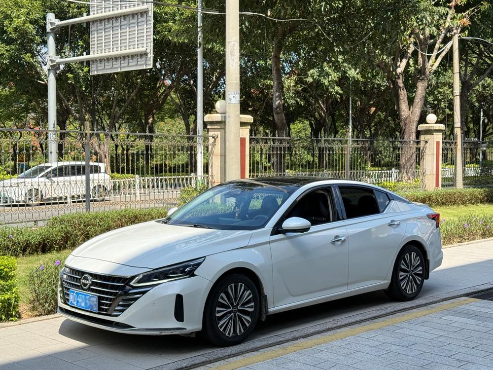 Nissan Teana
