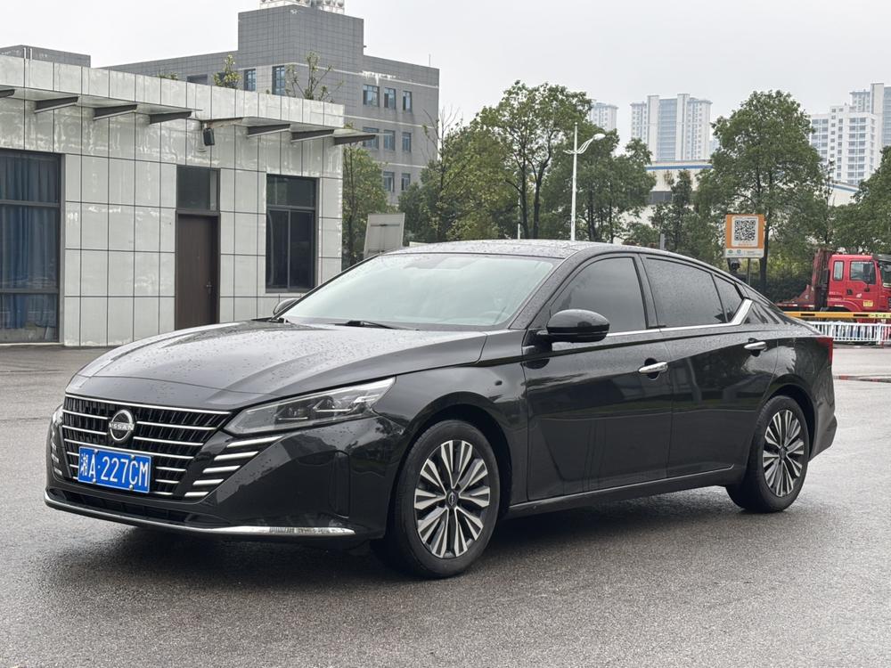 Nissan Teana