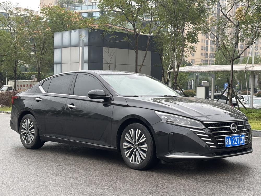 Nissan Teana