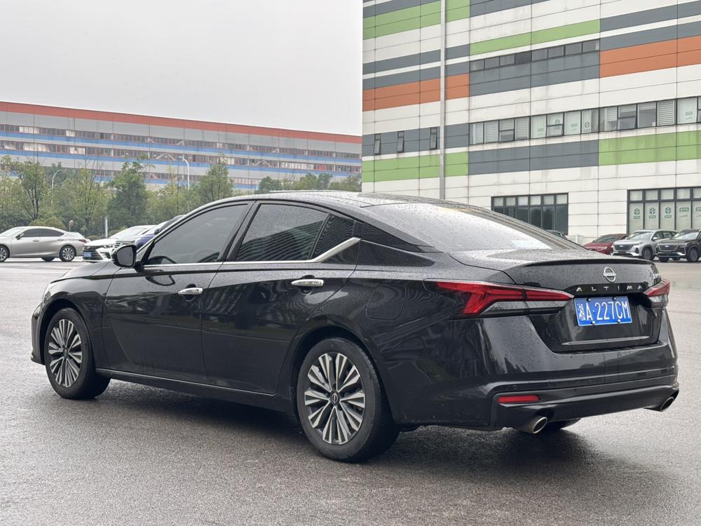 Nissan Teana