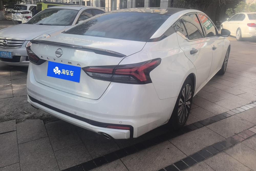Nissan Teana