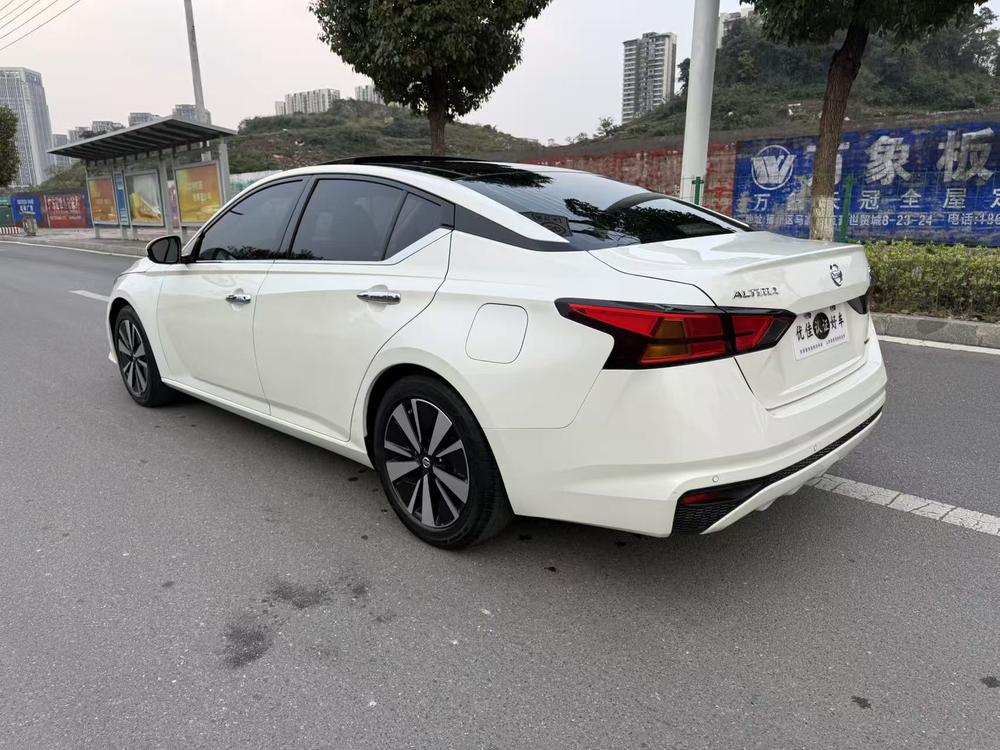 Nissan Teana