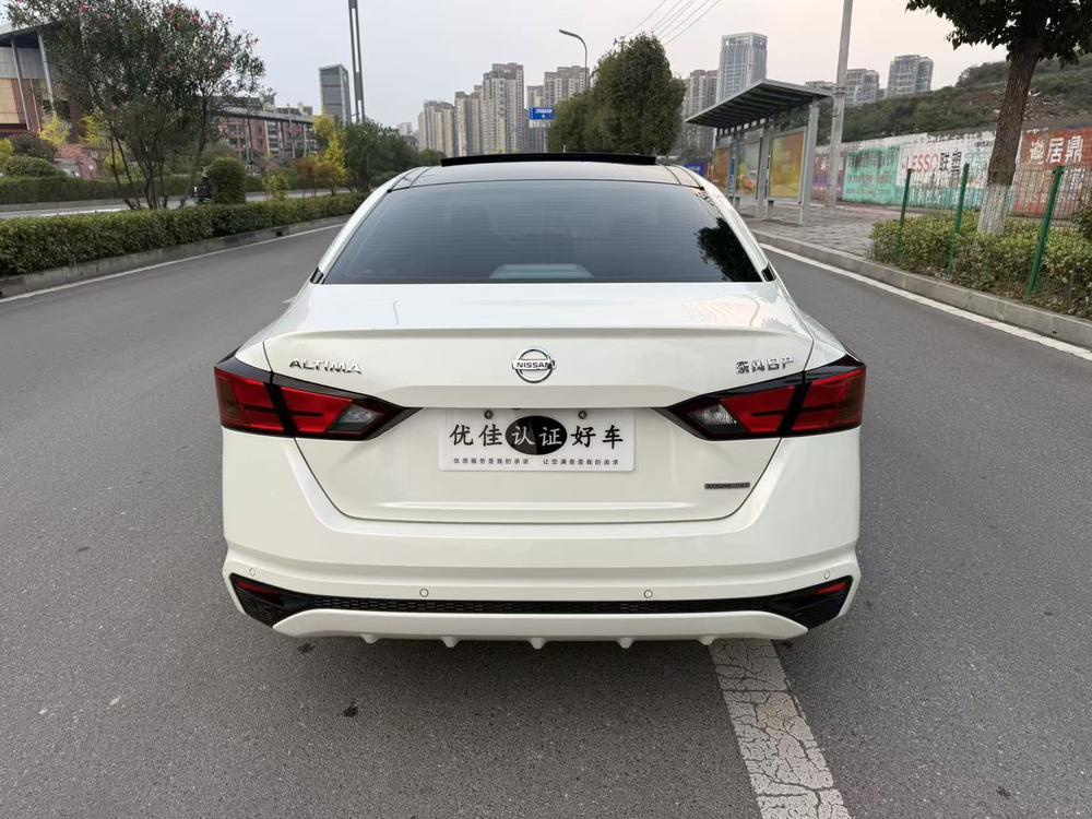 Nissan Teana