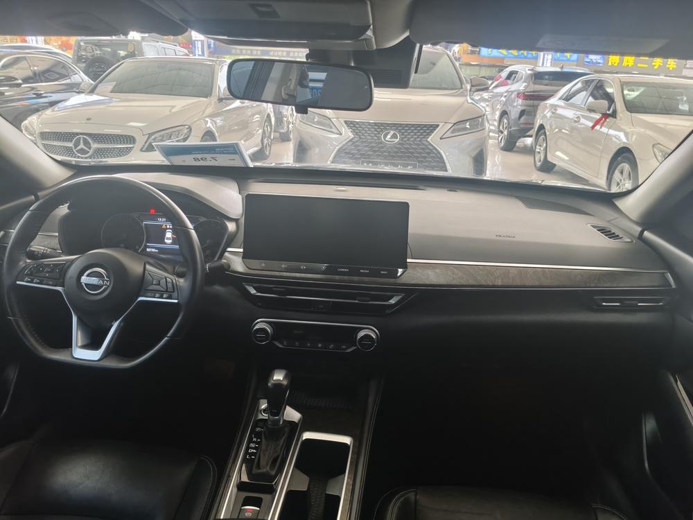 Nissan Teana