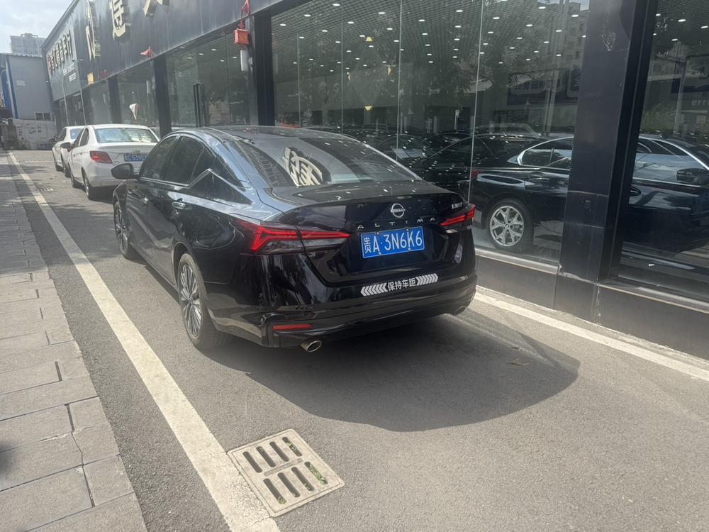 Nissan Teana