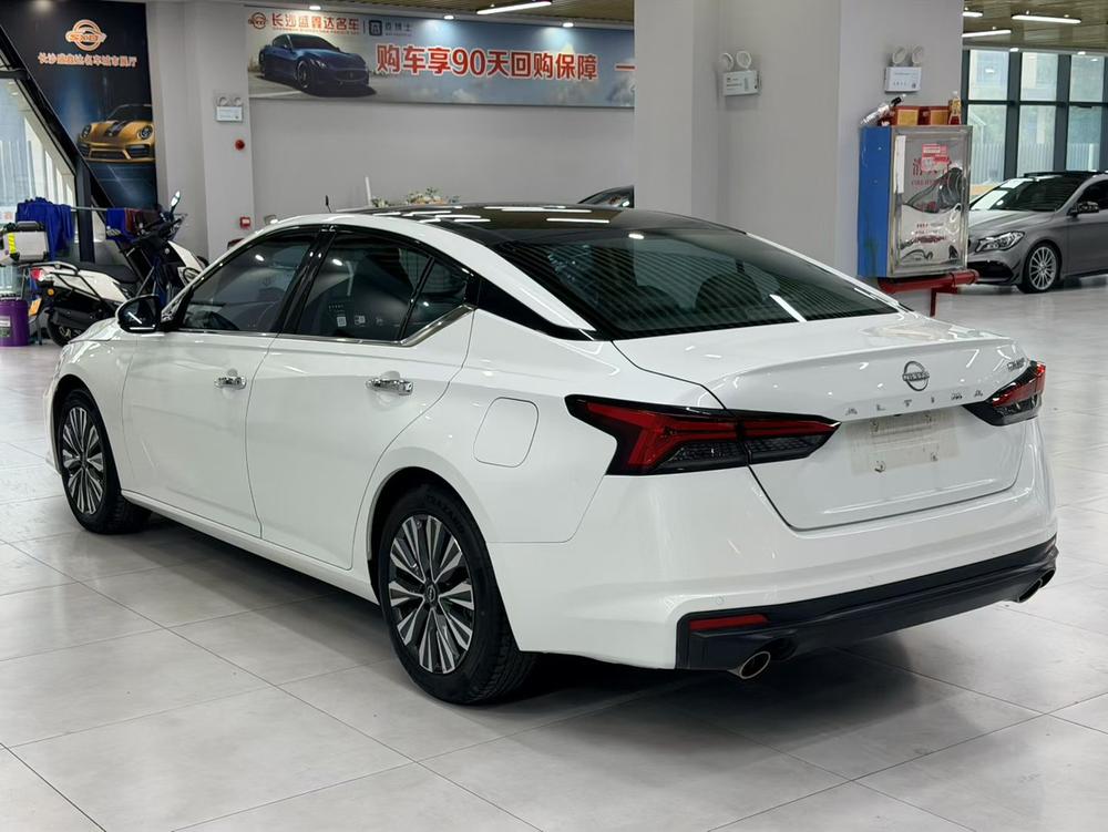 Nissan Teana