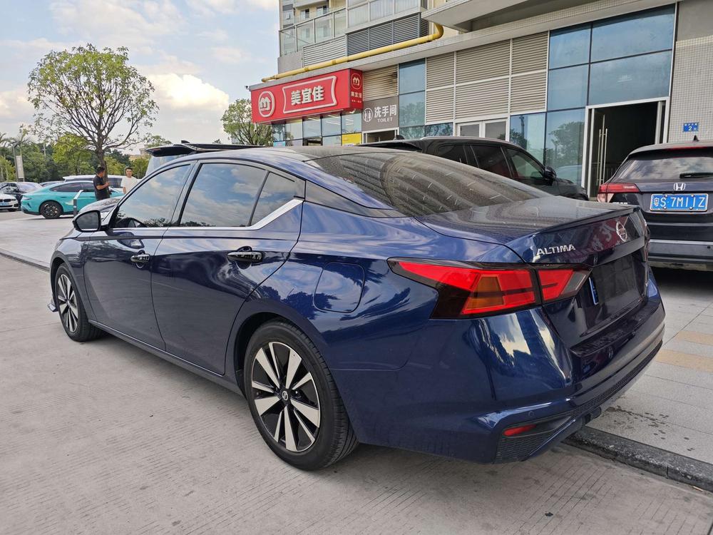 Nissan Teana