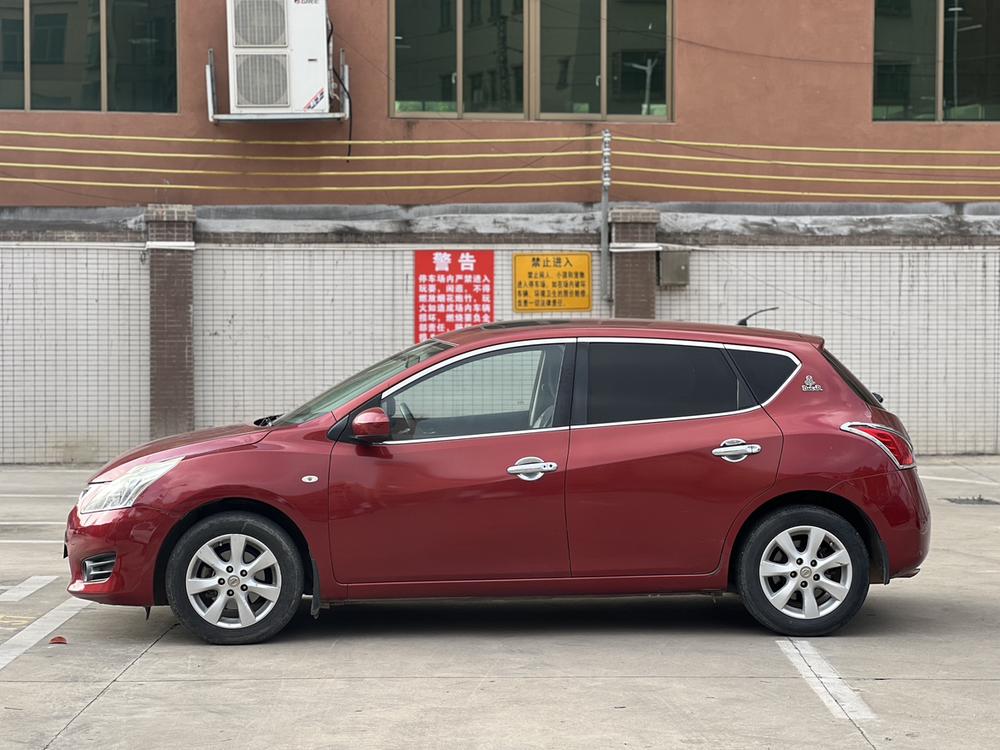 Nissan Tiida