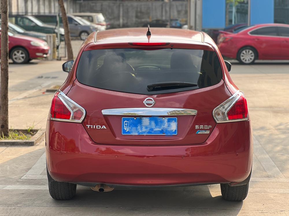 Nissan Tiida