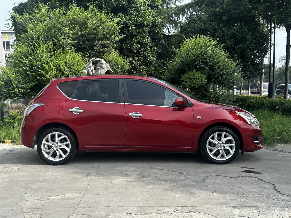 Nissan Tiida