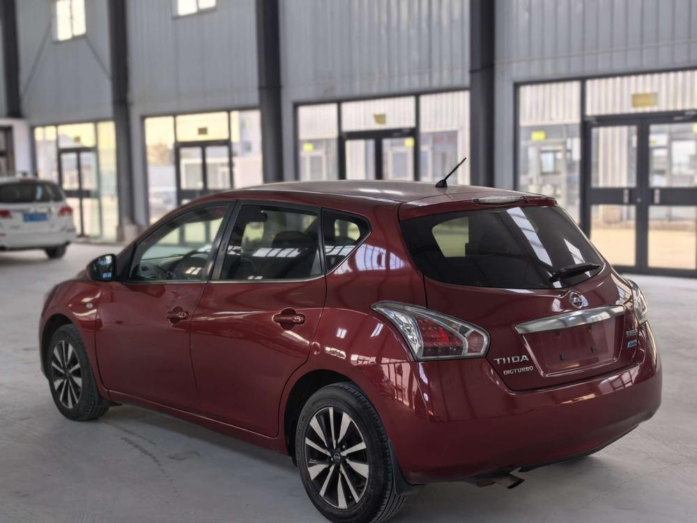 Nissan Tiida