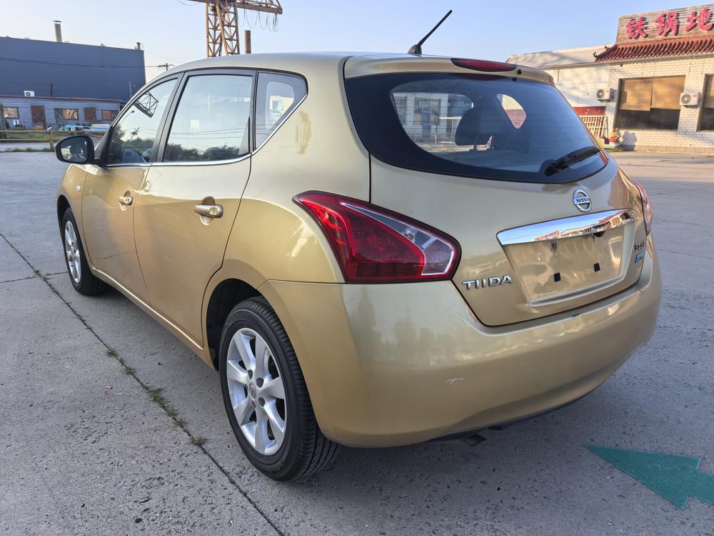 Nissan Tiida