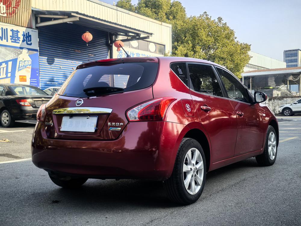 Nissan Tiida