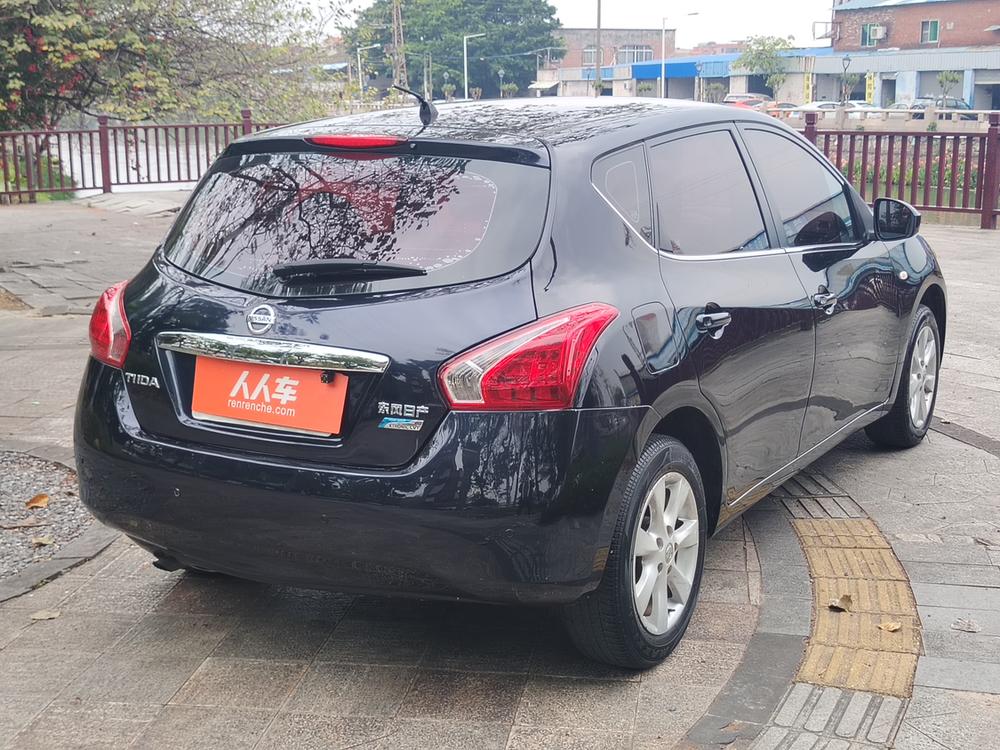 Nissan Tiida