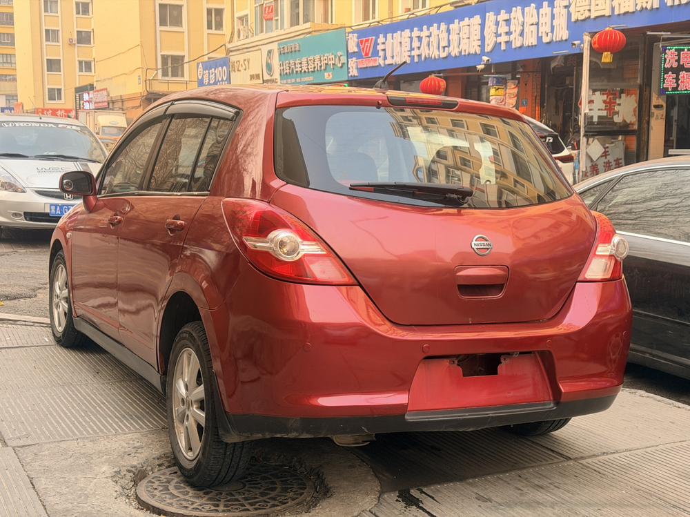 Nissan Tiida