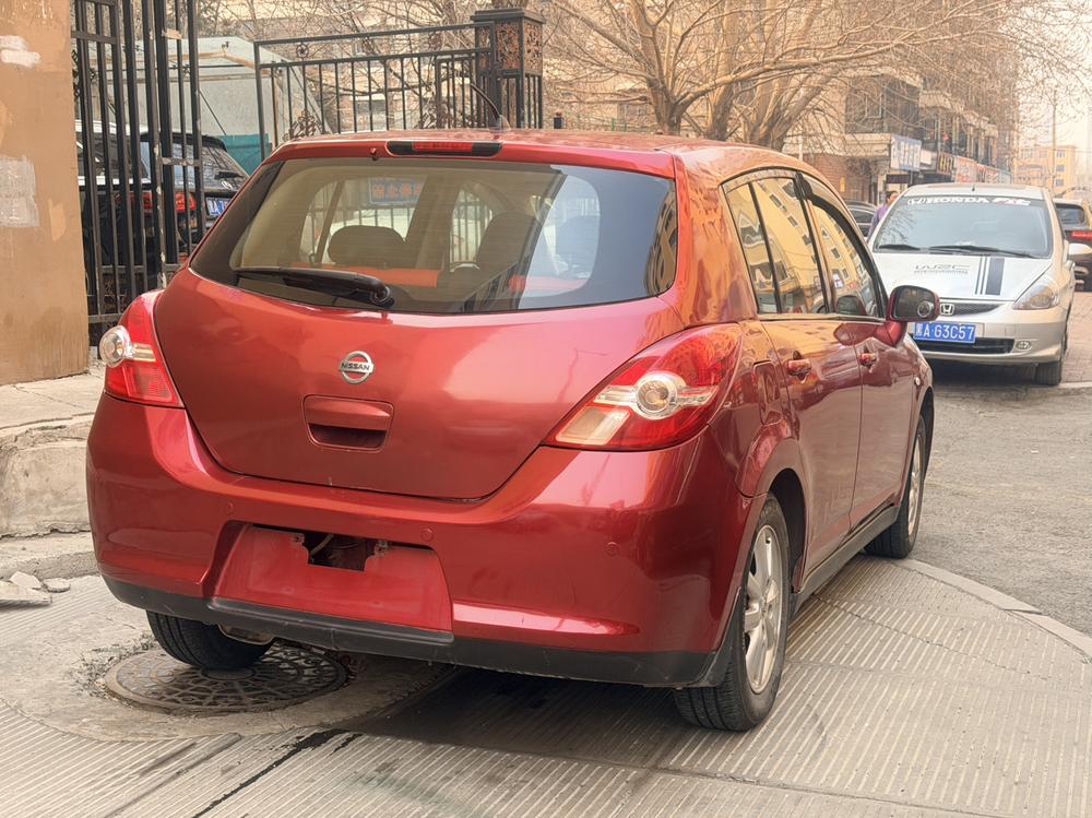 Nissan Tiida