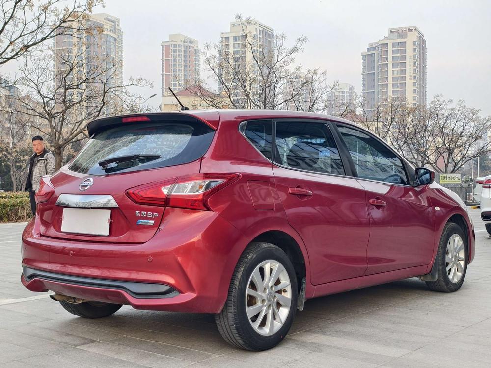 Nissan Tiida